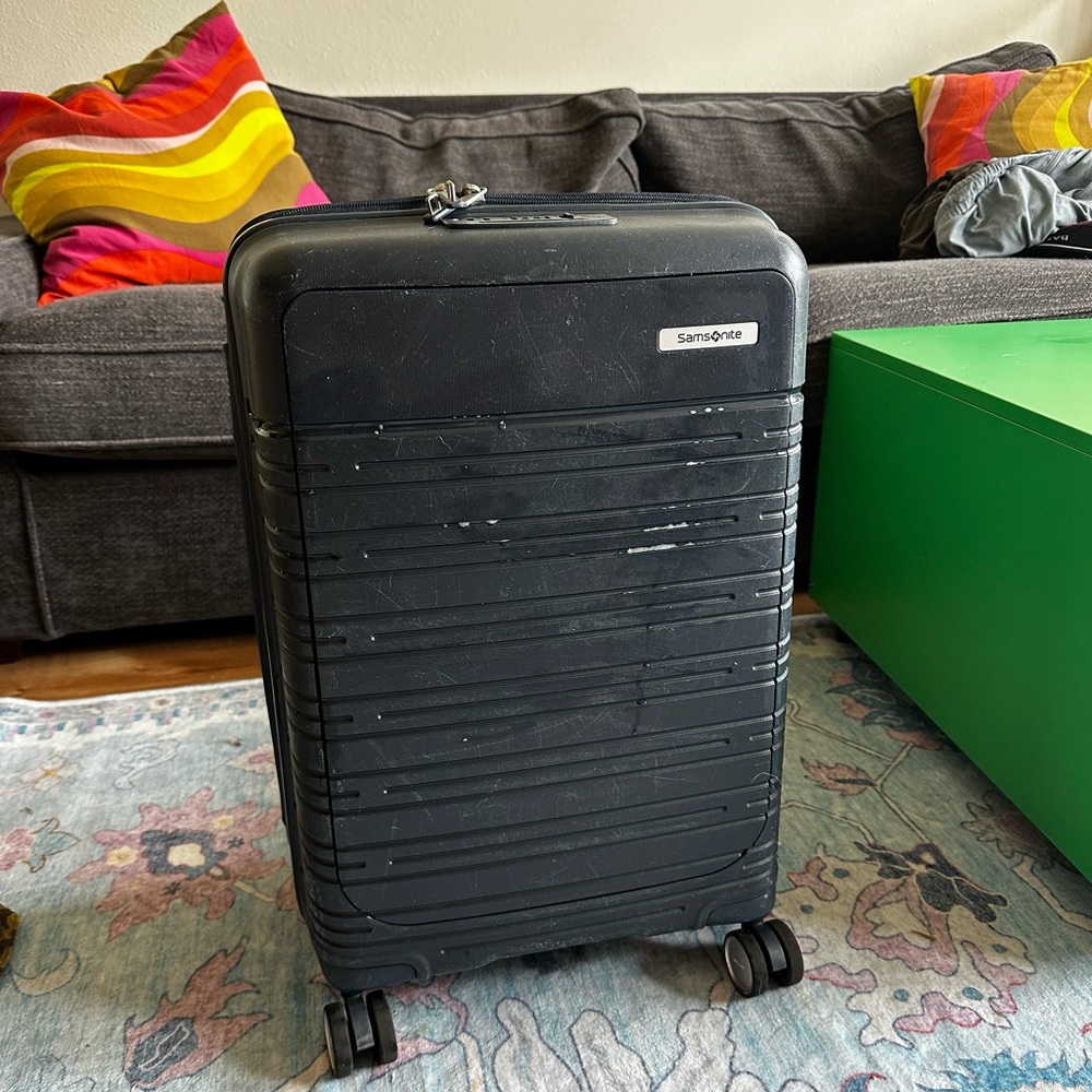 Samsonite Navy Hardside Spinner Luggage